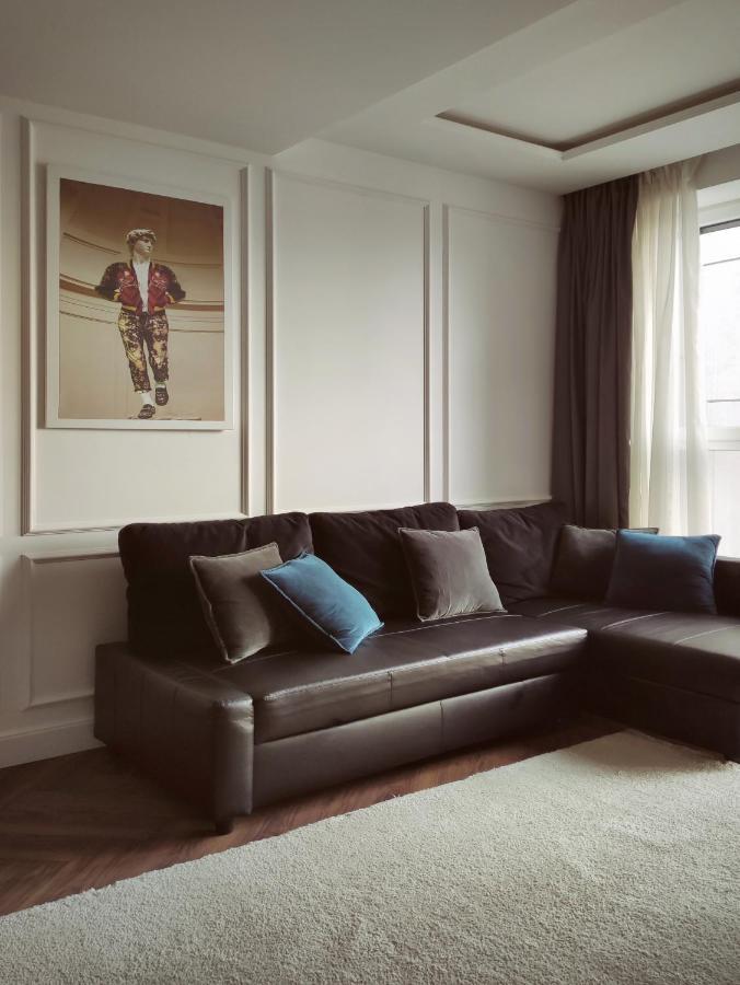 Modern Classic 2 Bedroom Apartment Near Most City Dnipro Exterior photo